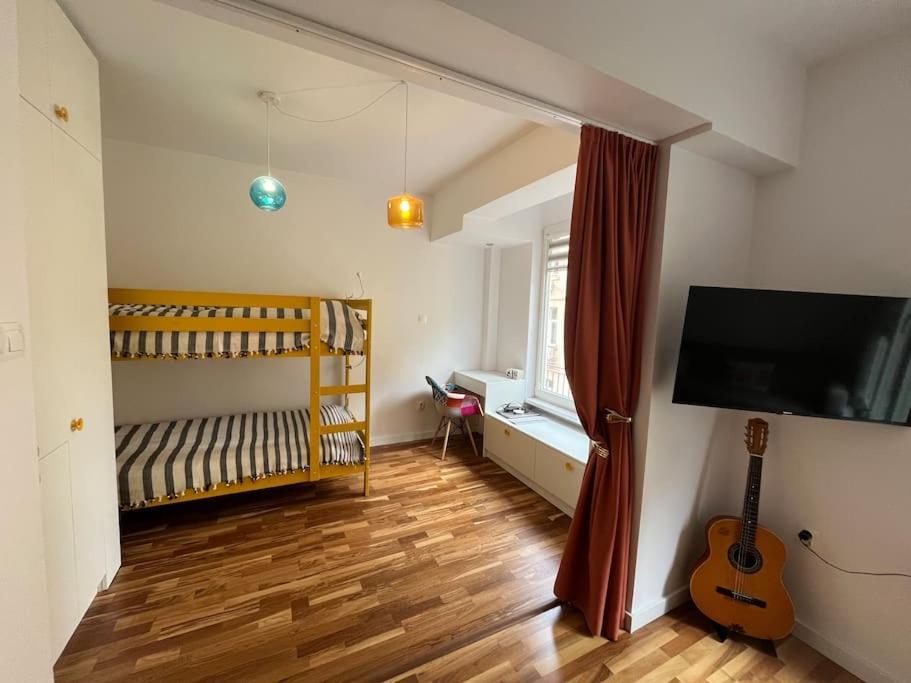 Family Friendly Downtown Apart Sofia Luaran gambar